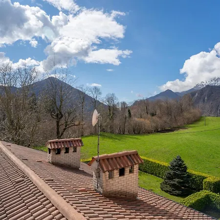 Mountain With Fireplace And Mountain View Apartment