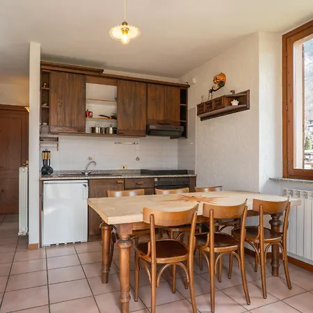 Mountain With Fireplace And Mountain View Apartment Barzio